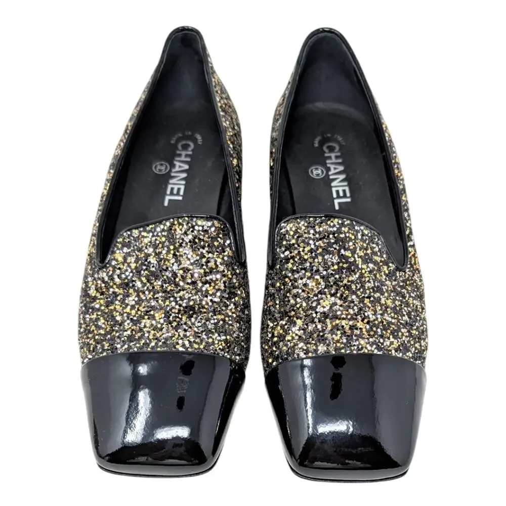 Chanel Loafer CC Logo Glitter Cap Toe Patent Mocassin Flat Black Gold 39 | 8.5
